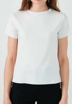 LELA Camiseta Estampada - Ecru , Mujer 7 LELA Camiseta Estampada - Ecru , Mujer -LELA Ventas 2024 87af1e972b0b4ec79e6e94f9e64cd96f