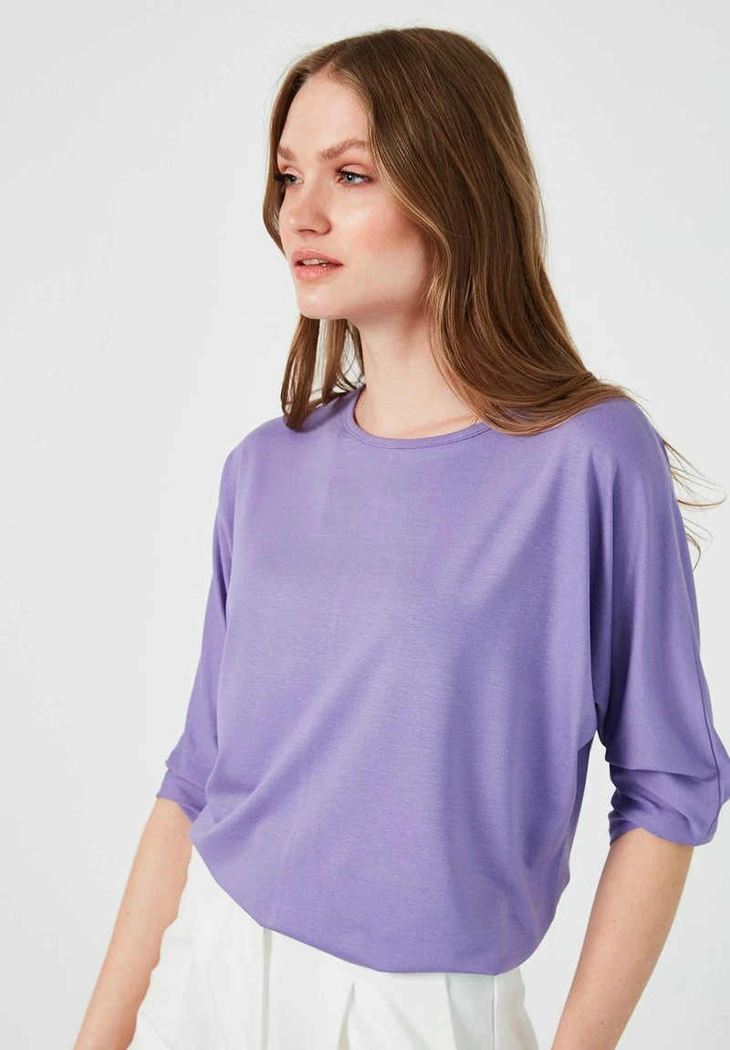 LELA Camiseta De Manga Larga - Lilac , Mujer 3 LELA Camiseta De Manga Larga - Lilac , Mujer - Imagen 3