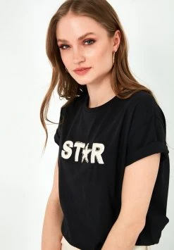 LELA Camiseta Estampada - Black , Mujer -LELA Ventas 2024 89c2283b864f4483bd304dfae3601fe0