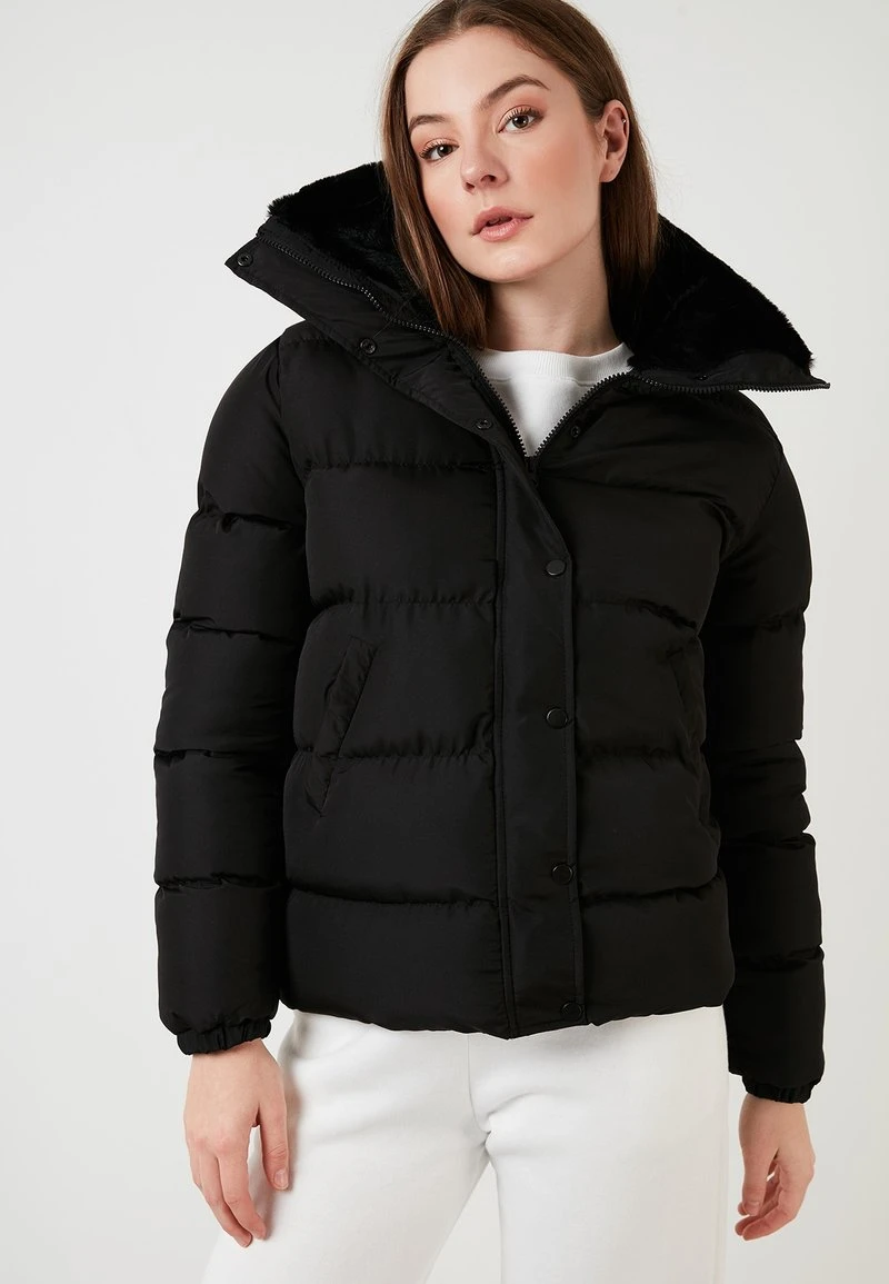 HIGH COLLAR INFLATABLE - Chaqueta de invierno - black LELA HIGH COLLAR INFLATABLE - Chaqueta De Invierno - Black, Mujer -LELA Ventas 2024 8a9623c378114d0ab9eb079166a370e4