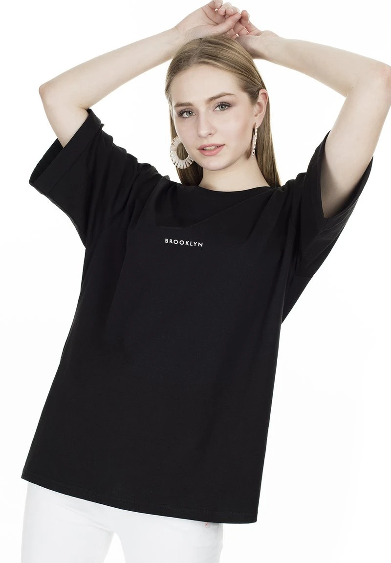 Camiseta estampada - black LELA Camiseta Estampada - Black , Mujer -LELA Ventas 2024 8fff6619be564277ad68f6ce6cf4d2fd