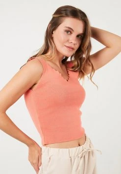 LELA Top - Light Orange , Mujer 7 LELA Top - Light Orange , Mujer -LELA Ventas 2024 91f4da068cb44bfab77eeeab15723720