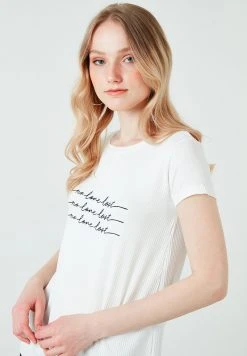 LELA Camiseta Estampada - White , Mujer -LELA Ventas 2024 94d4f5dbd04f43138adf374cf6f70ce9