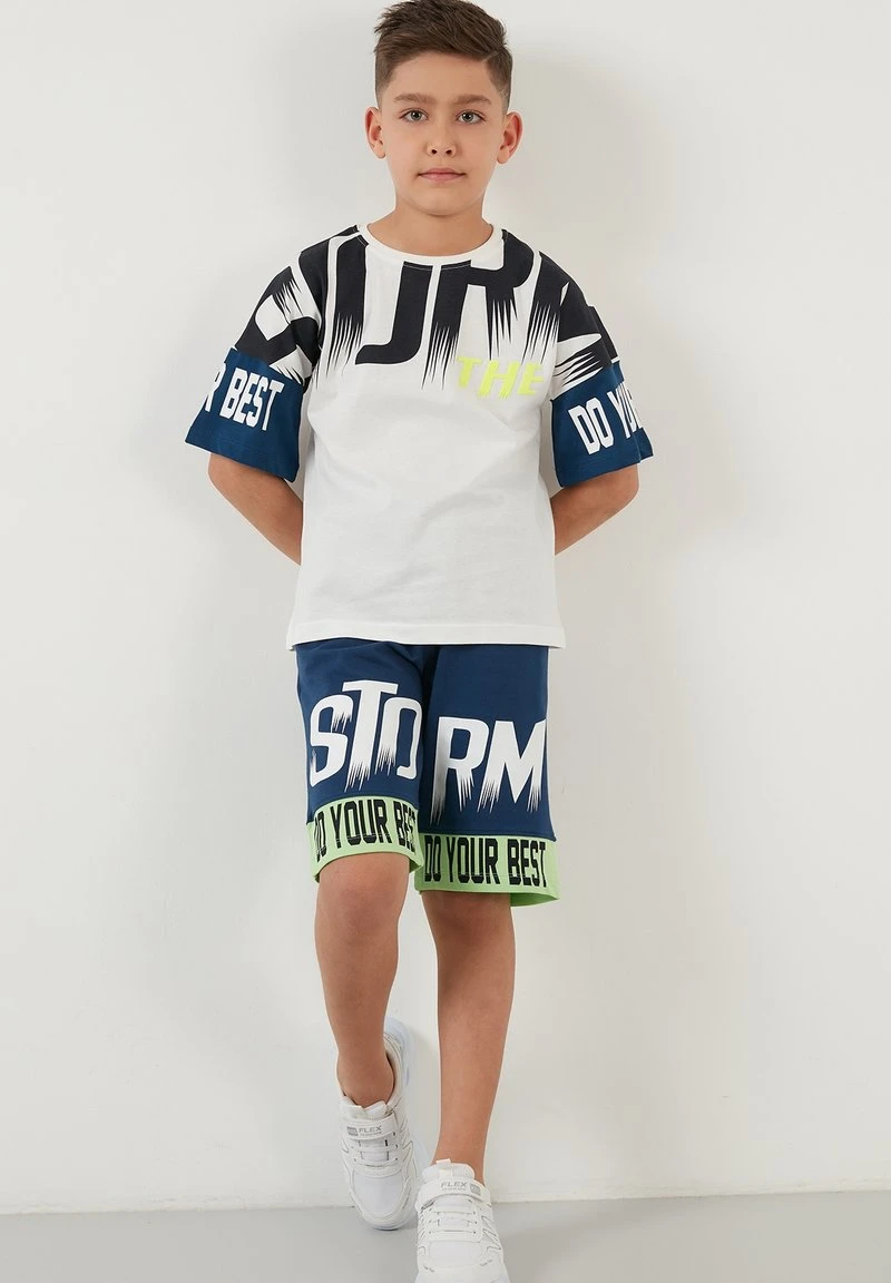 REGULAR FIT - Shorts - ecru LELA REGULAR FIT - Shorts - Ecru , Niños -LELA Ventas 2024 94e154e1e61d48b2ac3215ffad05843b