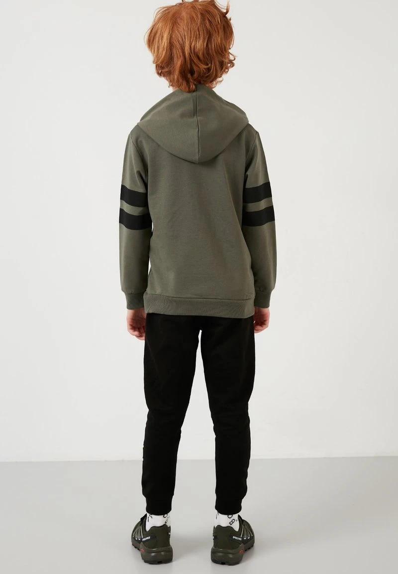 SET - Chándal - dark green LELA SET - Chándal - Dark Green , Niños -LELA Ventas 2024 9604022a01ce4bc0857bdb3c63bd2746