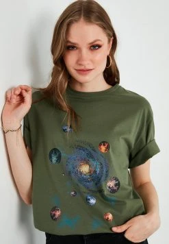 LELA Camiseta Estampada - Khaki , Mujer
