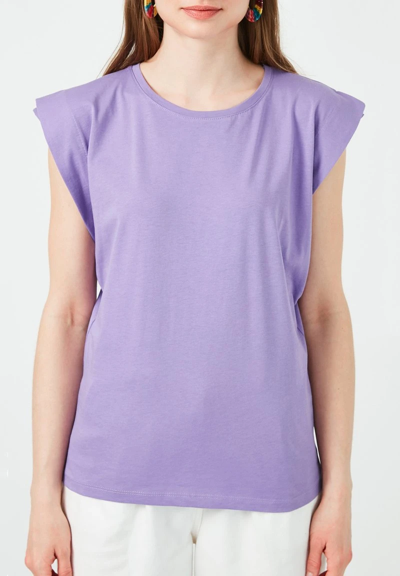 LELA Camiseta Básica - Lilac , Mujer 1 LELA Camiseta Básica - Lilac , Mujer
