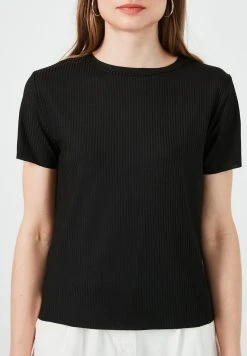 LELA Camiseta Estampada - Black , Mujer 3 LELA Camiseta Estampada - Black , Mujer -LELA Ventas 2024 9968885c9fda4fe7b03402ccd9cfd77e