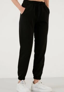 LELA Pantalones Deportivos - Black , Mujer 2 LELA Pantalones Deportivos - Black , Mujer -LELA Ventas 2024 9985ee84d7914d679c0987561a4b532e