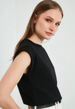 LELA Camiseta Básica - Black, Mujer 3 LELA Camiseta Básica - Black, Mujer -LELA Ventas 2024 9a8b5c1b37014d10824b48aa0e278d11