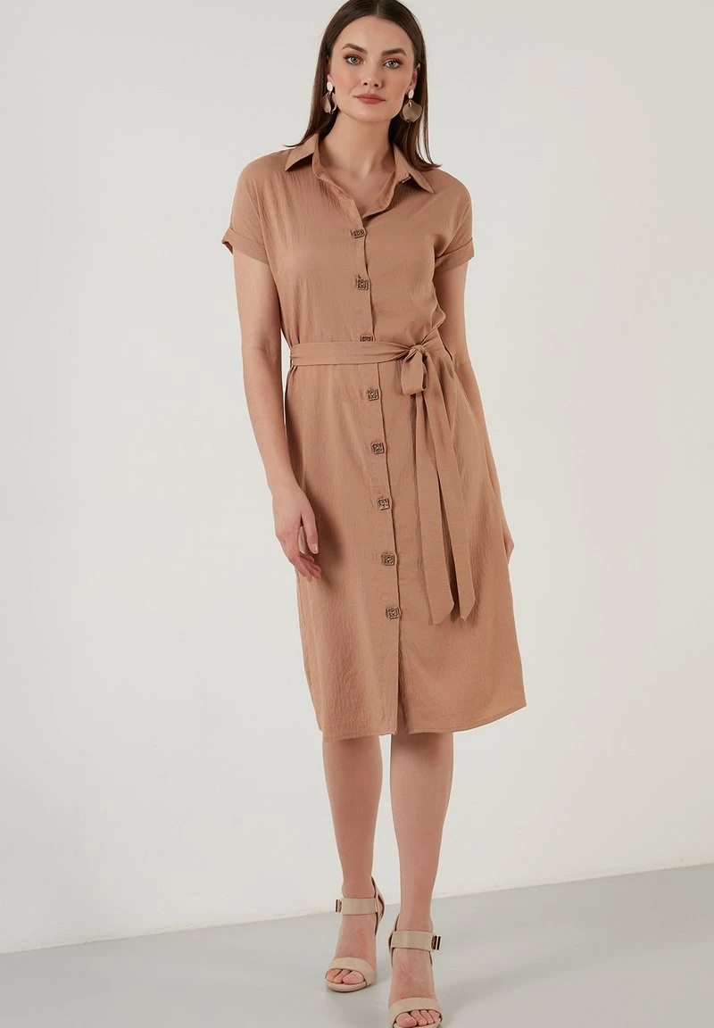 LELA REGULAR FIT DRESS 6235243 - Vestido camisero - mink color LELA REGULAR FIT DRESS 6235243 - Vestido Camisero - Mink Color, Mujer -LELA Ventas 2024 9b2591619835476c9d3487039125145e