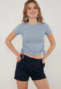 LELA SLEEVE BLOUSE - Camiseta Estampada - Baby Blue , Mujer 2 LELA SLEEVE BLOUSE - Camiseta Estampada - Baby Blue , Mujer -LELA Ventas 2024 9e3c7dcd38da4735b403c4bd7f1efbe6