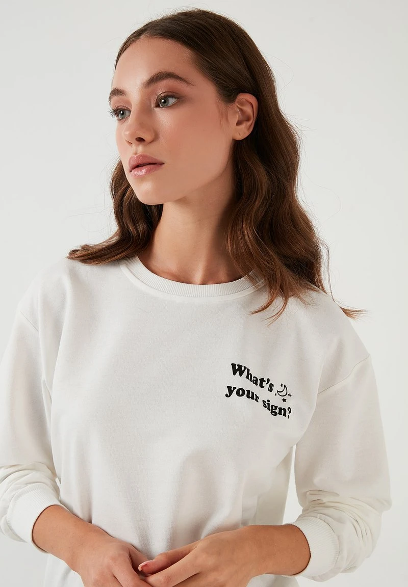 Sudadera - ecru LELA Sudadera - Ecru, Mujer -LELA Ventas 2024 9f6db8dfa82244db98896b9c3cb1cd6a