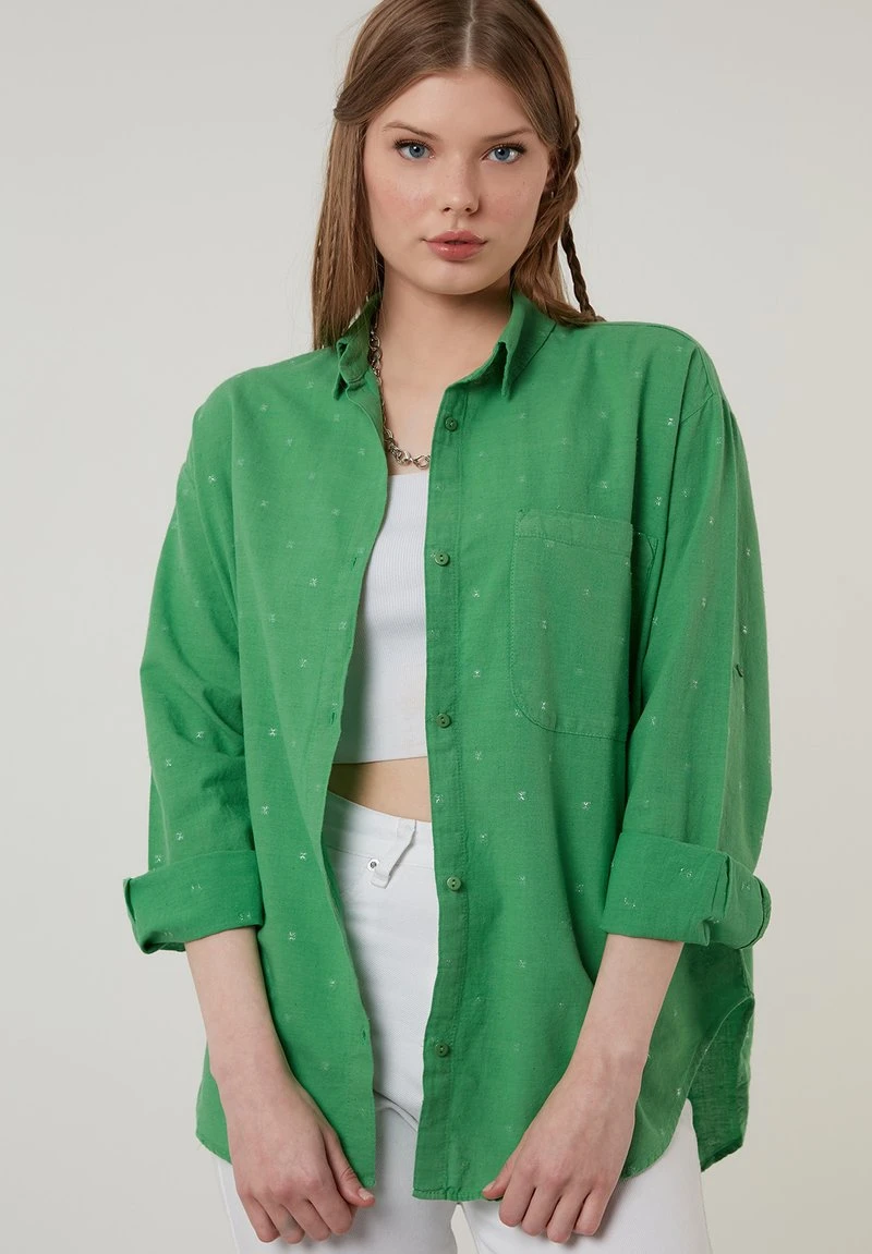 LELA Camisa - Pistachio Green , Mujer 1 LELA Camisa - Pistachio Green , Mujer