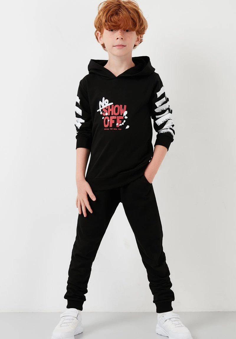 SET - Chándal - black LELA SET - Chándal - Black , Niños -LELA Ventas 2024 a1491e1aaf8247b0b3c24e7b9f515bb8