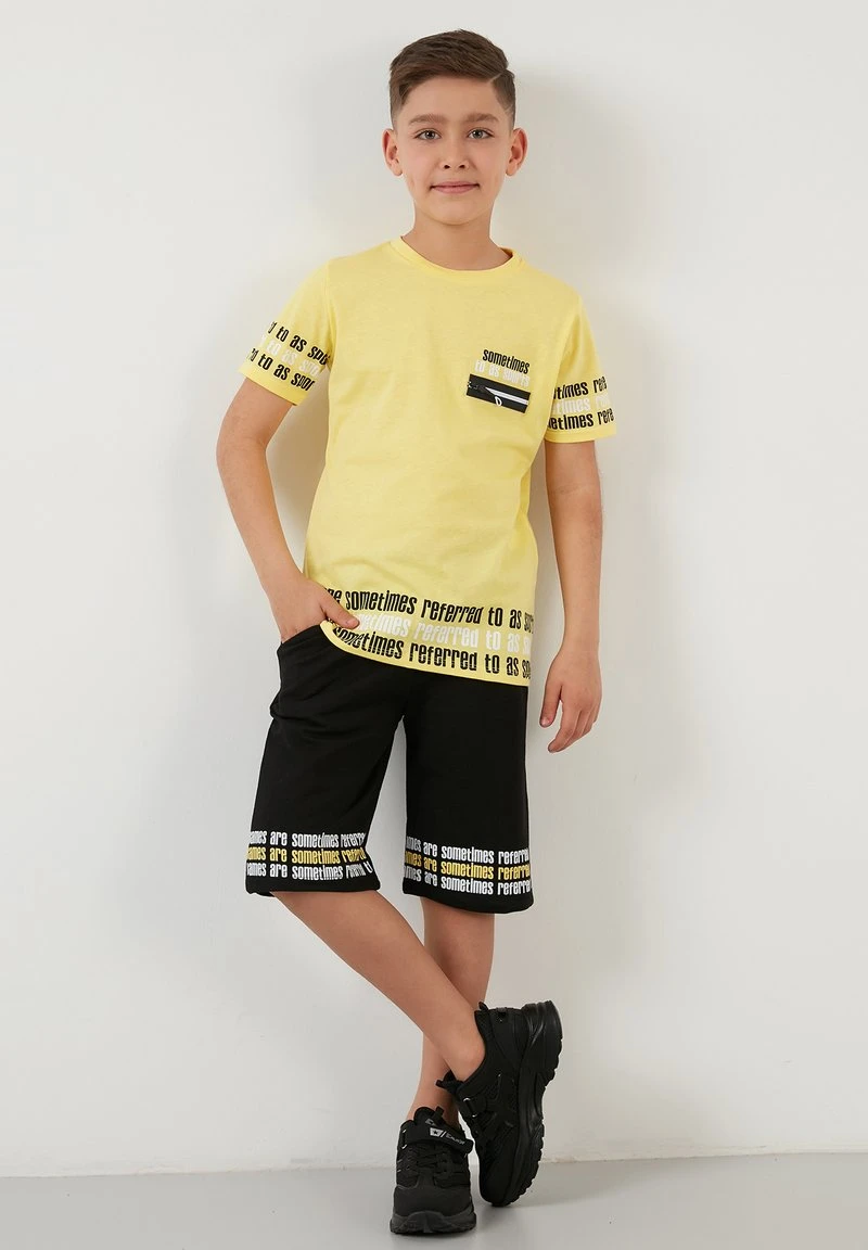 SET - Shorts - yellow LELA SET - Shorts - Yellow, Niños -LELA Ventas 2024 a66c7a8a516e4f8297960924569f120f