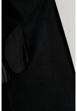 LELA Gabardina - Black , Mujer 11 LELA Gabardina - Black , Mujer -LELA Ventas 2024 a6d46c66913e45449a5f7afeb1b54733
