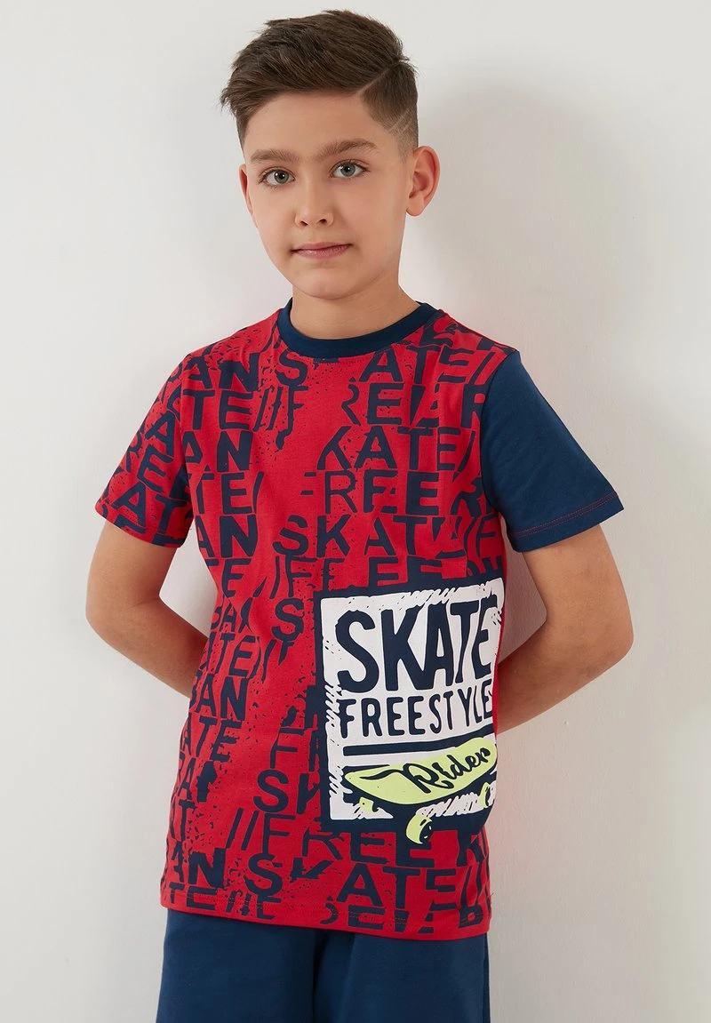 SET - Shorts - red LELA SET - Shorts - Red , Niños -LELA Ventas 2024 a73596f532ac4f67bf66e4276c96b766