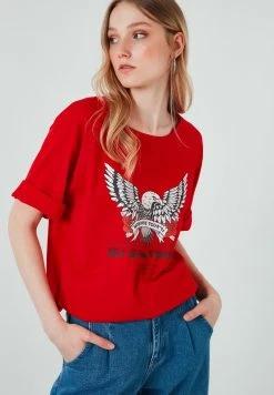LELA Camiseta Estampada - Red , Mujer