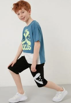 LELA REGULAR FIT T-SHIRT AND SHORTS - Shorts - Petrol Blue , Niños 10 LELA REGULAR FIT T-SHIRT AND SHORTS - Shorts - Petrol Blue , Niños -LELA Ventas 2024 a9c8aa2320a4447a8456d276fe7fd8e5