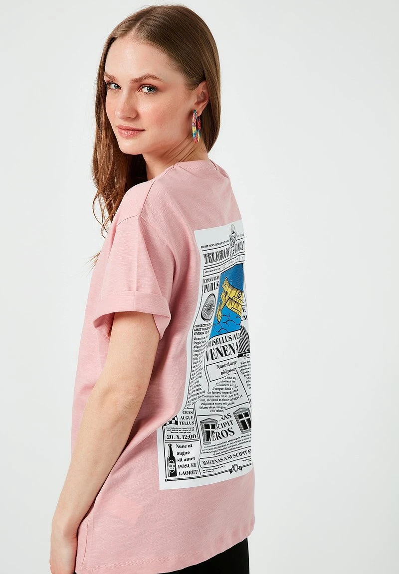 Camiseta estampada - dusty rose color LELA Camiseta Estampada - Dusty Rose Color , Mujer -LELA Ventas 2024 ab47eb77723c41f787ee939a0f379bed