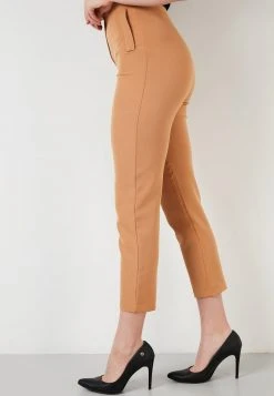 LELA Pantalones - Camel, Mujer -LELA Ventas 2024 ac078d79aec344579d56f8353f16c02f