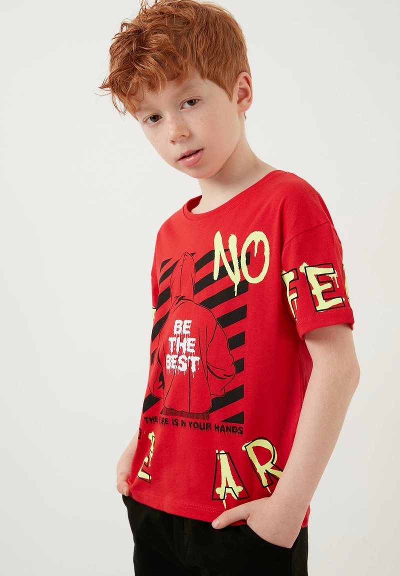 REGULAR FIT T-SHIRT AND SHORTS - Shorts - red LELA REGULAR FIT T-SHIRT AND SHORTS - Shorts - Red , Niños -LELA Ventas 2024 ac79a6803a234592aaa6d25c268522c4