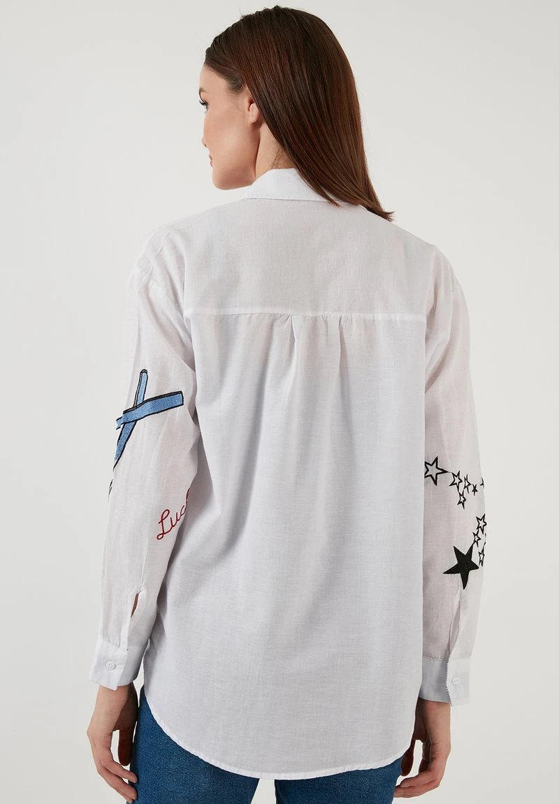 REGULAR FIT - Camisa - white LELA REGULAR FIT - Camisa - White , Mujer -LELA Ventas 2024 aee26707d2e3489bbf17d0d6233160ac