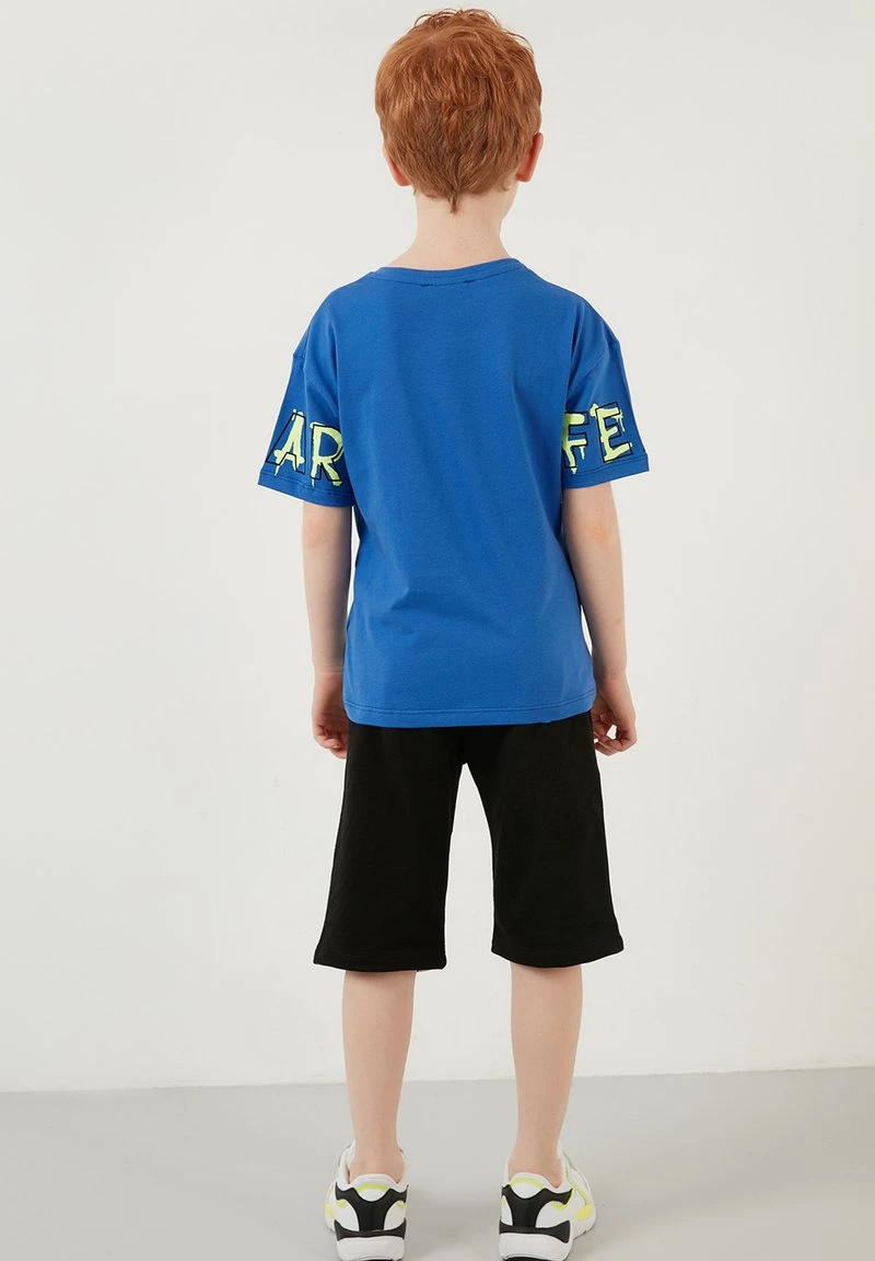 REGULAR FIT T-SHIRT AND SHORTS - Shorts - blue LELA REGULAR FIT T-SHIRT AND SHORTS - Shorts - Blue, Niños -LELA Ventas 2024 afe1fb9bfa4c47c0bf84b7b81f940e43