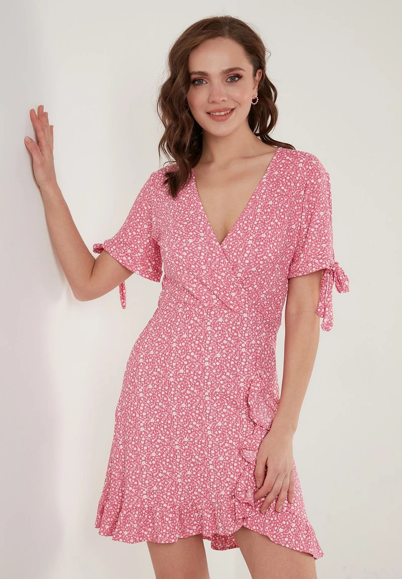 LELA FLORAL RUFFLE DETAIL - Vestido Informal - Fuchsia , Mujer 6 LELA FLORAL RUFFLE DETAIL - Vestido Informal - Fuchsia , Mujer - Imagen 6