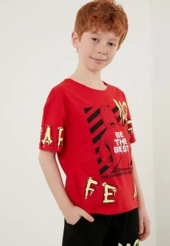 LELA REGULAR FIT T-SHIRT AND SHORTS - Shorts - Red , Niños 2 LELA REGULAR FIT T-SHIRT AND SHORTS - Shorts - Red , Niños -LELA Ventas 2024 b17cebd94bdf4ba68da8b5657a175194