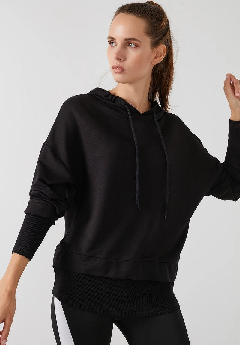 Jersey con capucha - black LELA Jersey Con Capucha - Black , Mujer -LELA Ventas 2024 b45edfb4c6b44113bea7169883681b74