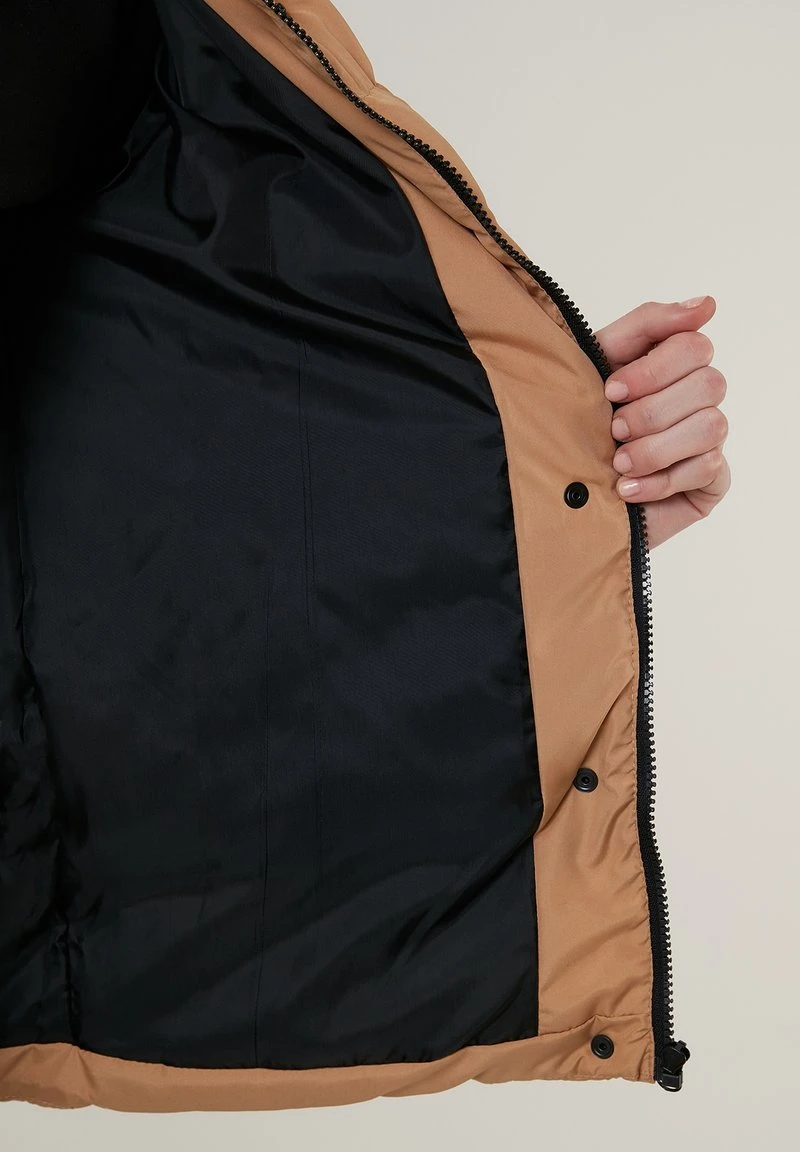 HIGH COLLAR INFLATABLE - Chaqueta de invierno - camel LELA HIGH COLLAR INFLATABLE - Chaqueta De Invierno - Camel , Mujer -LELA Ventas 2024 b6539c28f63f498aa7c4b323ad0b7984