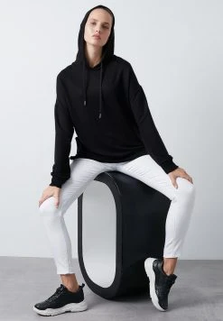 LELA Jersey Con Capucha - Black , Mujer -LELA Ventas 2024 b676f383eee3491ebe79be3381d323cc