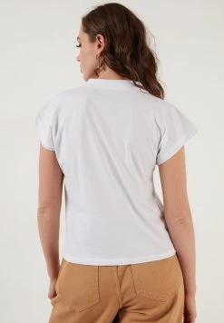 LELA CREW NECK - Camiseta Estampada - White , Mujer 2 LELA CREW NECK - Camiseta Estampada - White , Mujer -LELA Ventas 2024 b6c224b21a764089b4e2e96b5337c13e
