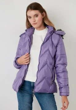 LELA Chaqueta De Entretiempo - Lilac, Mujer 7 LELA Chaqueta De Entretiempo - Lilac, Mujer -LELA Ventas 2024 ba00dc2ff1614af3ac9282afe868dae9