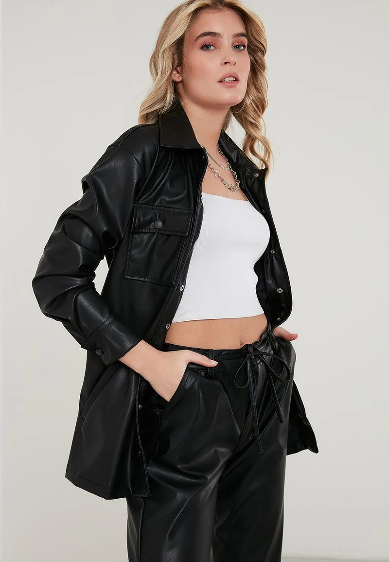 Chaqueta de cuero sintético - black LELA Chaqueta De Cuero Sintético - Black , Mujer -LELA Ventas 2024 bbad77401fc346879ee3b5a971ab5eb1