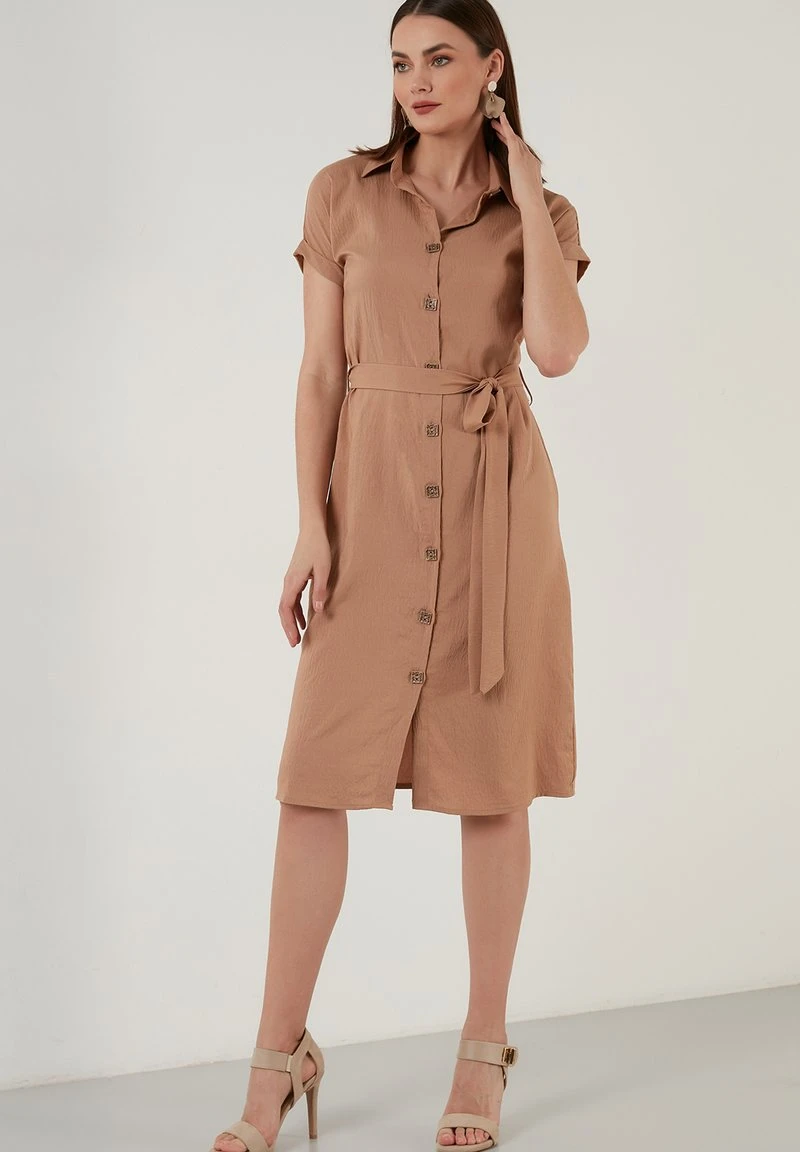 LELA REGULAR FIT DRESS 6235243 - Vestido camisero - mink color LELA REGULAR FIT DRESS 6235243 - Vestido Camisero - Mink Color, Mujer -LELA Ventas 2024 bec1c1a9515b4dae945d87d7d901c541