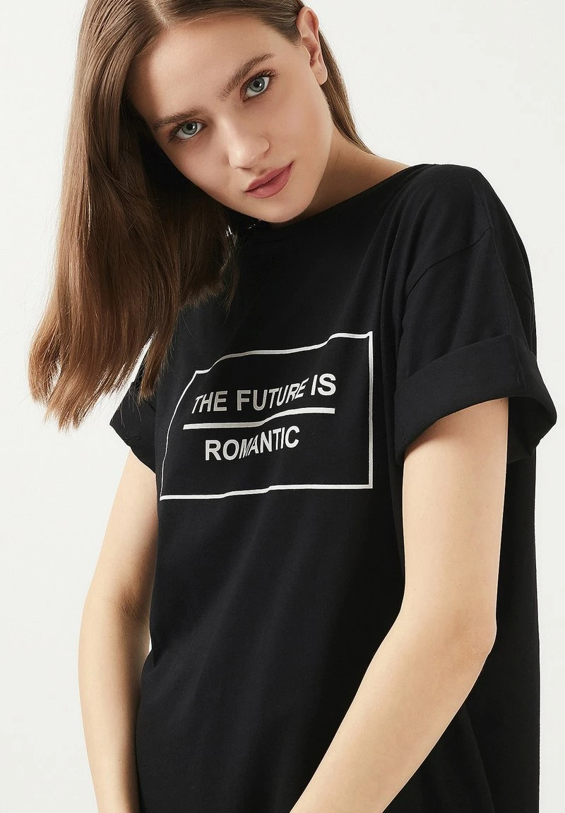 OVERSIZED - Camiseta estampada - black LELA OVERSIZED - Camiseta Estampada - Black , Mujer -LELA Ventas 2024 c237fb43e8654a65a397dc0d104ce9db