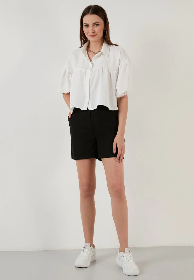 LELA LOOSE FIT - Camisa - Ecru , Mujer 2 LELA LOOSE FIT - Camisa - Ecru , Mujer - Imagen 2