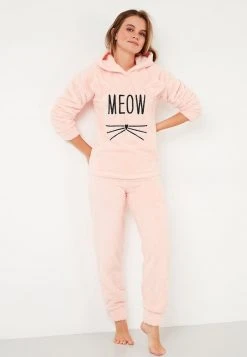 LELA Pijama - Salmon Color, Mujer 3 LELA Pijama - Salmon Color, Mujer -LELA Ventas 2024 c6337e11c541461a87e2dfc8cfe42a62