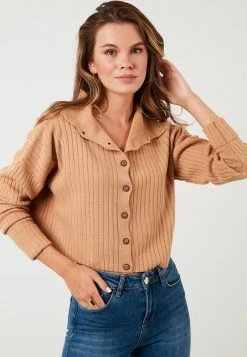 LELA HIGH COLLAR - Chaqueta De Punto - Camel , Mujer 2 LELA HIGH COLLAR - Chaqueta De Punto - Camel , Mujer -LELA Ventas 2024 c7c6c982ac704ddfafc23784d22757d9