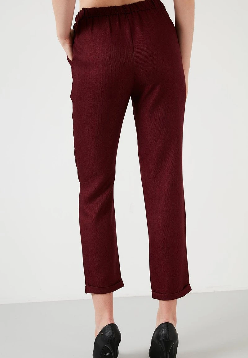 LELA HIGH WAIST TROUSERS - Pantalones - Bordeaux , Mujer 3 LELA HIGH WAIST TROUSERS - Pantalones - Bordeaux , Mujer - Imagen 3