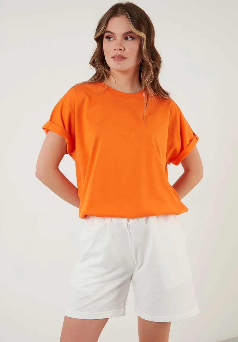 Camiseta básica - orange color LELA Camiseta Básica - Orange Color , Mujer -LELA Ventas 2024 cb3efb84ae9f477fb5efb59b5d912a67