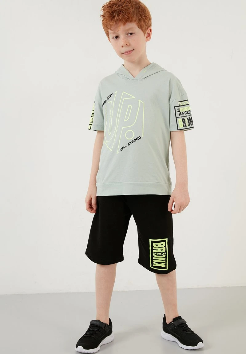 REGULAR FIT T-SHIRT AND SHORTS - Shorts - green LELA REGULAR FIT T-SHIRT AND SHORTS - Shorts - Green , Niños -LELA Ventas 2024 cc2784e1849d41679777d11dc20b3cdd