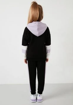 LELA SET - Chándal - Lilac, Niños 6 LELA SET - Chándal - Lilac, Niños -LELA Ventas 2024 cc88b18d646c4a2fb4f4e482e1e283c7