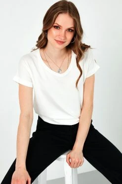 LELA Camiseta Básica - Ecru , Mujer -LELA Ventas 2024 cf900ab15ef746d6b87ae9b086f1661e