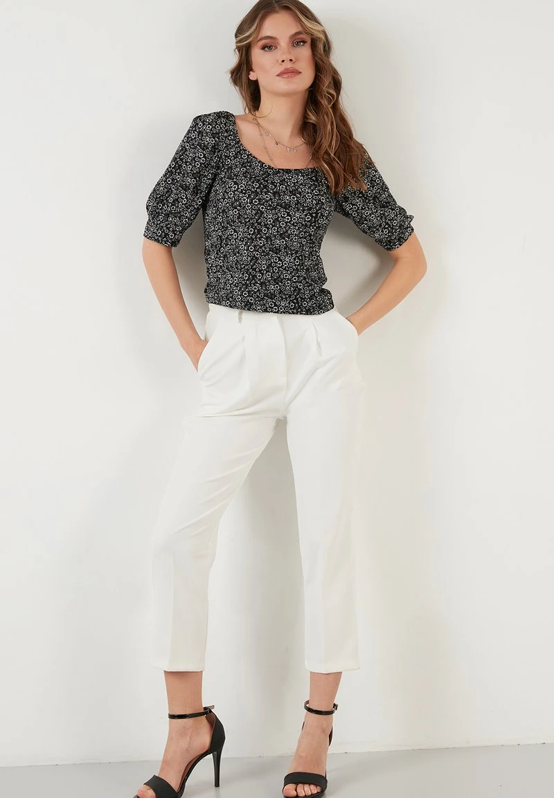 Blusa - black LELA Blusa - Black , Mujer -LELA Ventas 2024 d11bf520ea504fa39b1c05424ad54f06