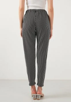 LELA Pantalones - Black, Mujer -LELA Ventas 2024 d2222125f85f449995b1550f2eb297ca