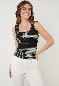 LELA Top - Black, Mujer 9 LELA Top - Black, Mujer -LELA Ventas 2024 d377c44fa86f4e32aa5065d5441dfa28